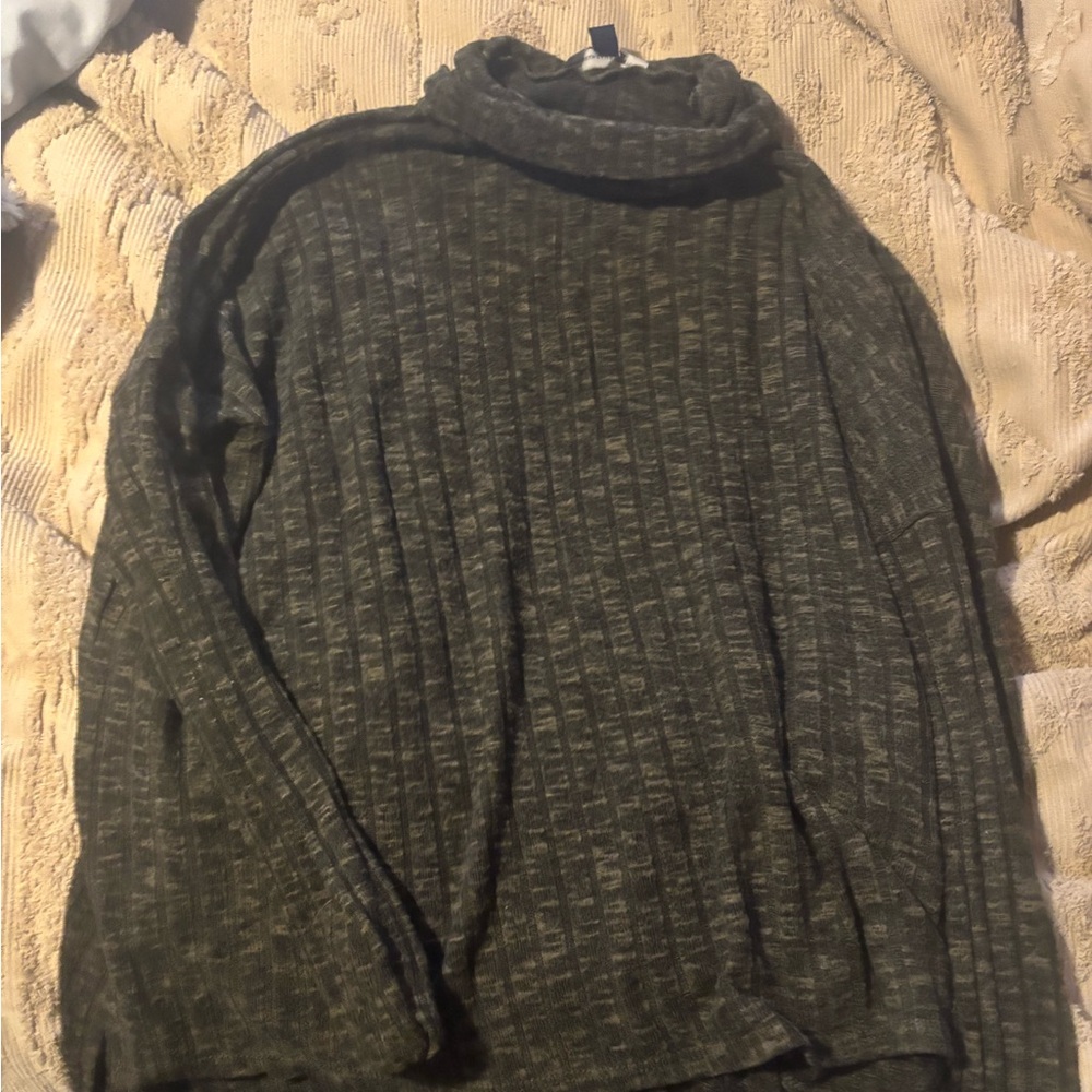 American Eagle Outfitters Dark Green Turtleneck Sweater